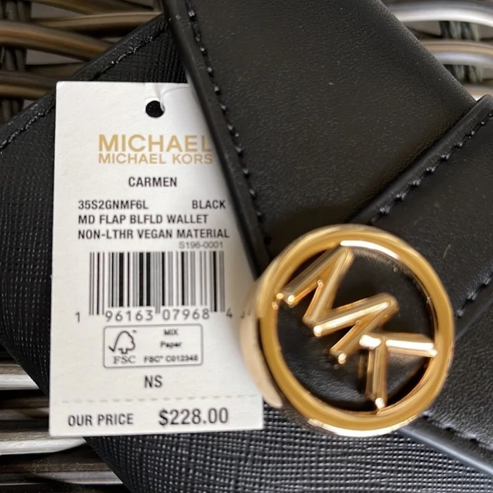 MICHAEL KORS CARMEN MEDIUM LOGO AND FAUX LEATHER WALLET BLACK - Picture 6 of 16